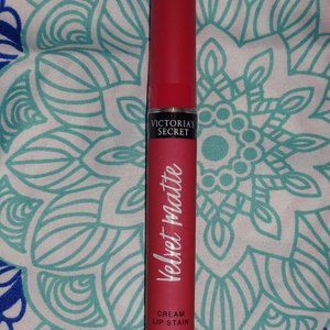 New Victoria's Secret Velvet Matte Cream Lip Stain